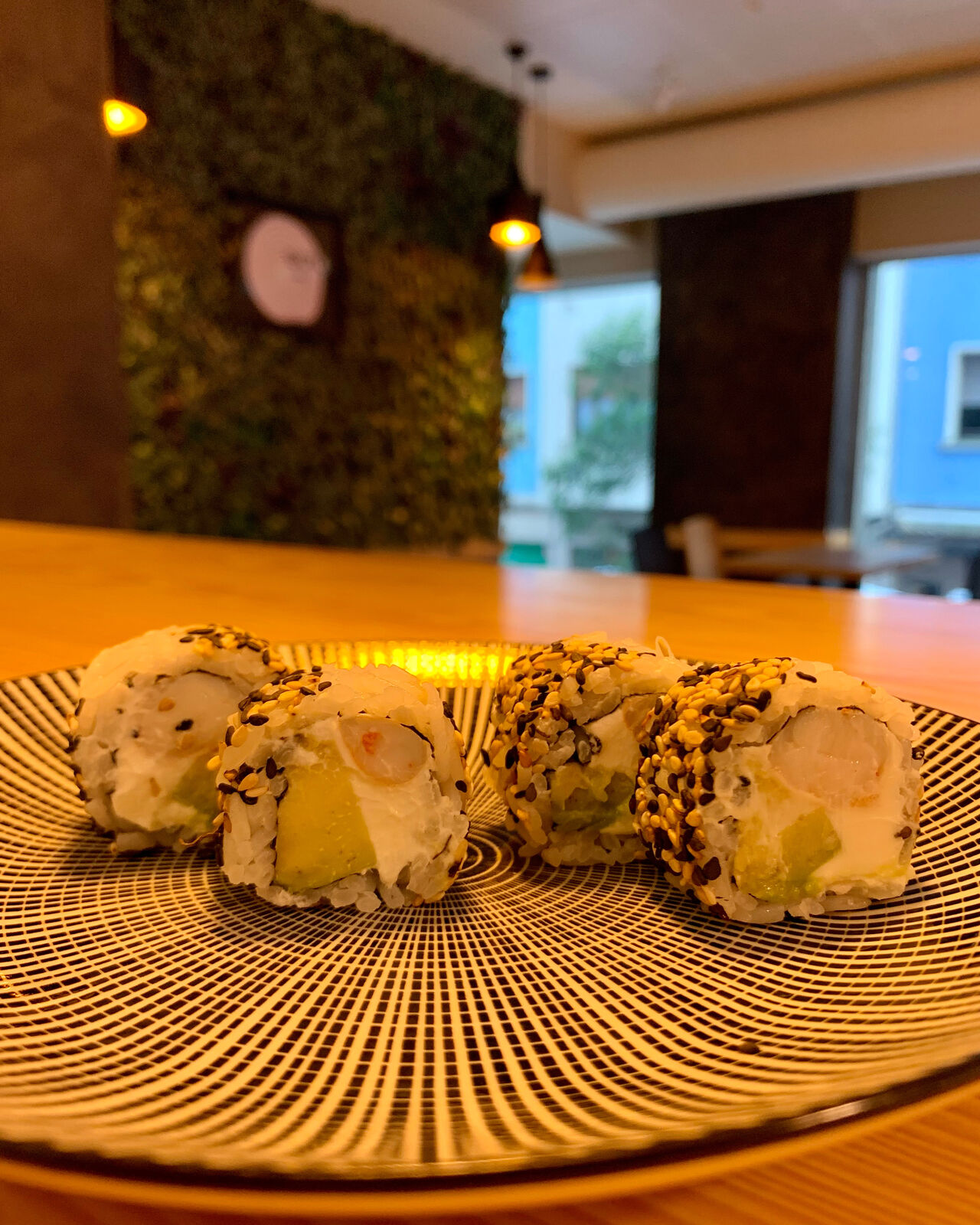 California roll de langostinos! una clásico que nunca decepciona! 