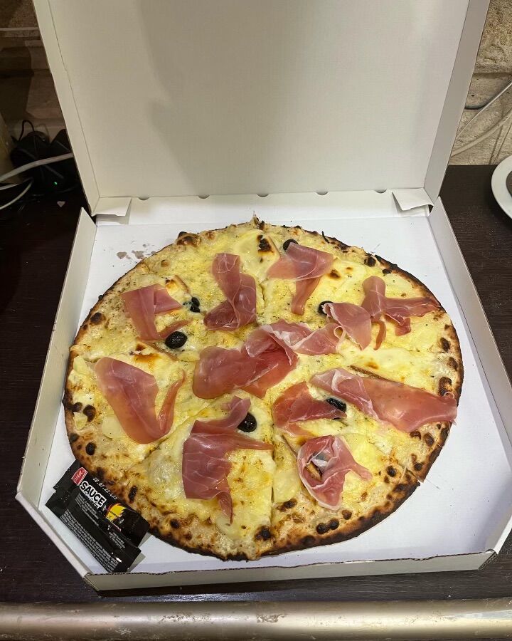 Notre four à bois, parfait pour cuire à souhait toutes vos pizzas !