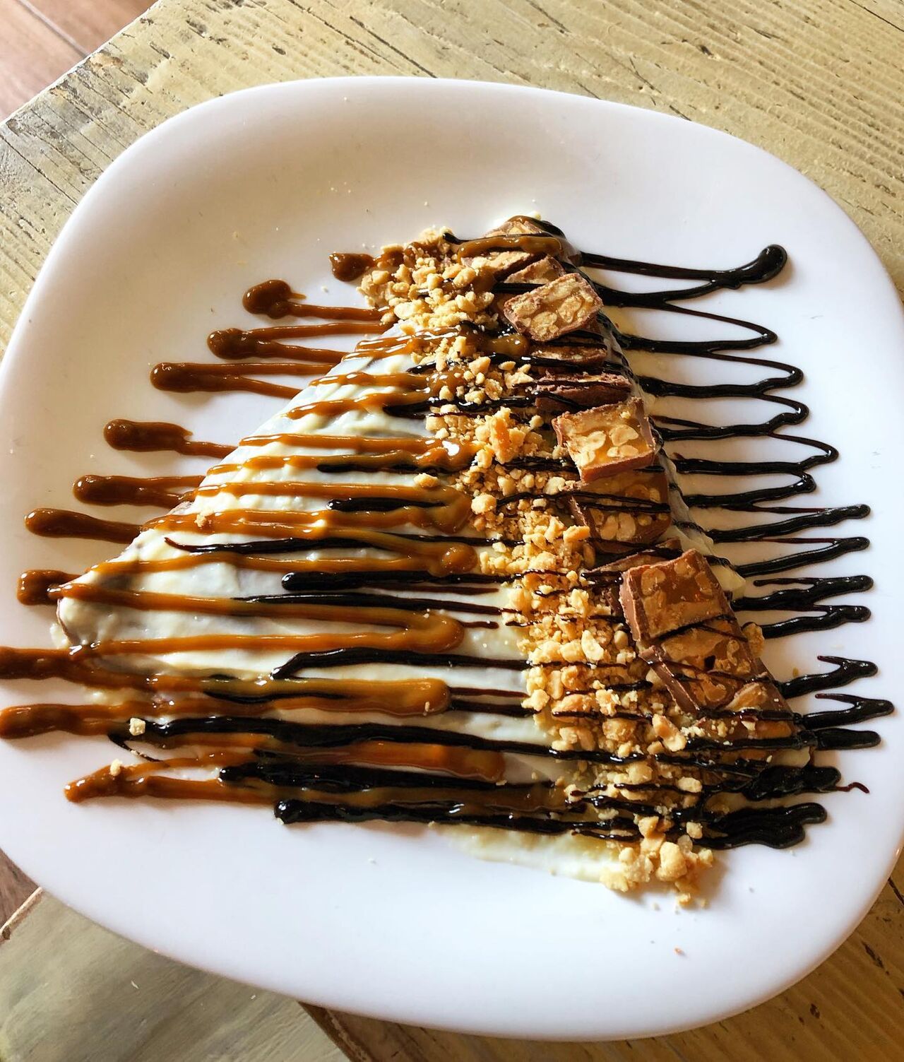 Zašto svi toliko lude za Snickers ?? Isprobaj ju odmah i saznaj! ???