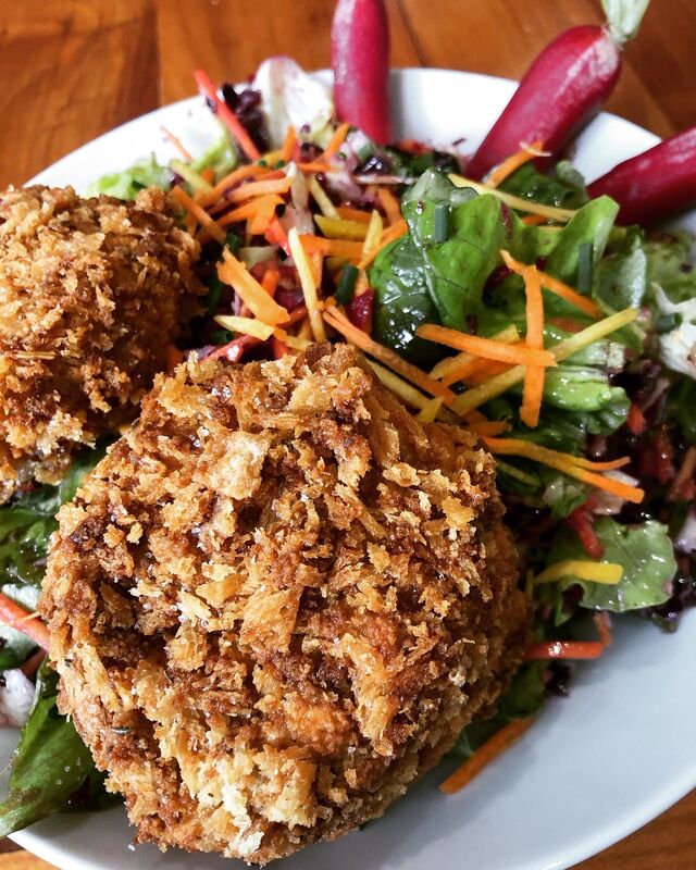 St Marcellin Pané aux Noix, Thym, Ail et Panko