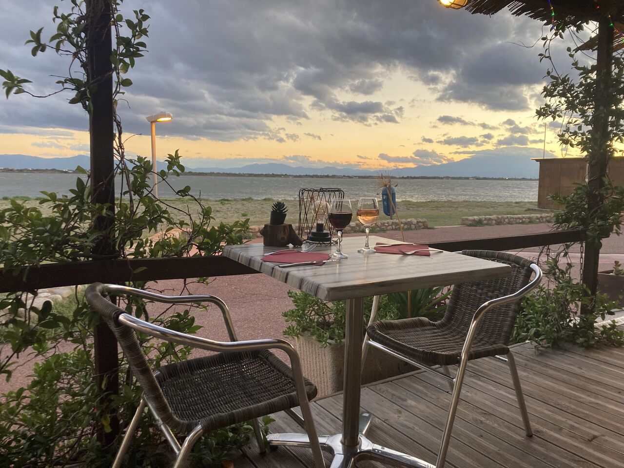 NOTRE TERRASSE AVEC VUE EPOUSTOUFLANTE