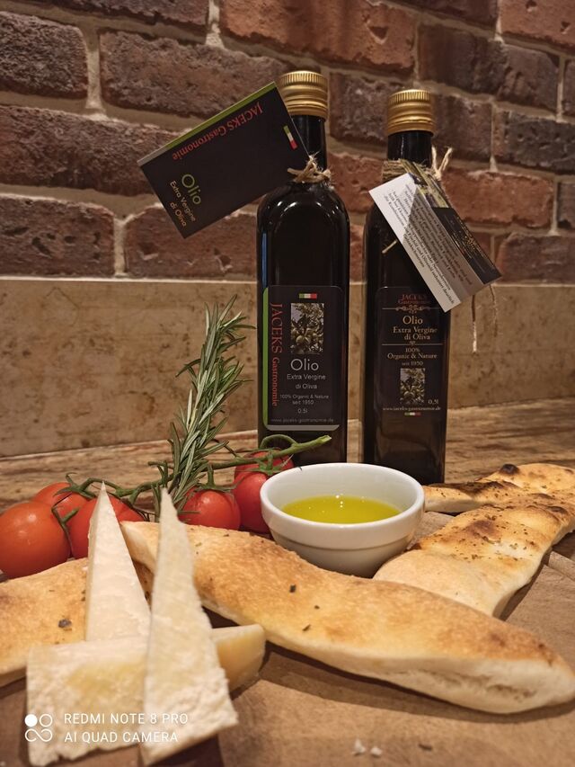 JACEKs Extra Vergine di Oliva!
Weitere Informationen:
Homepage-Speisekarte-JACEKs Olivenöl 