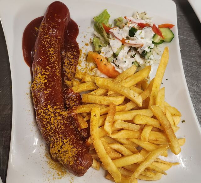 Currywurst Pommes