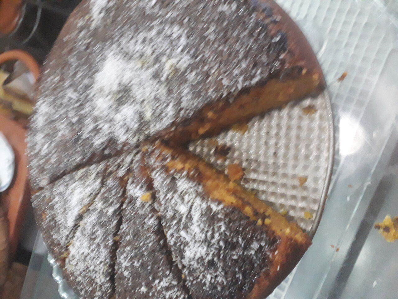 Bolo delicioso de senoura com cobertura de chocolate 