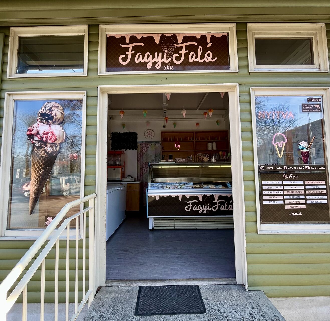 Vár Titeket a Fagyi Faló