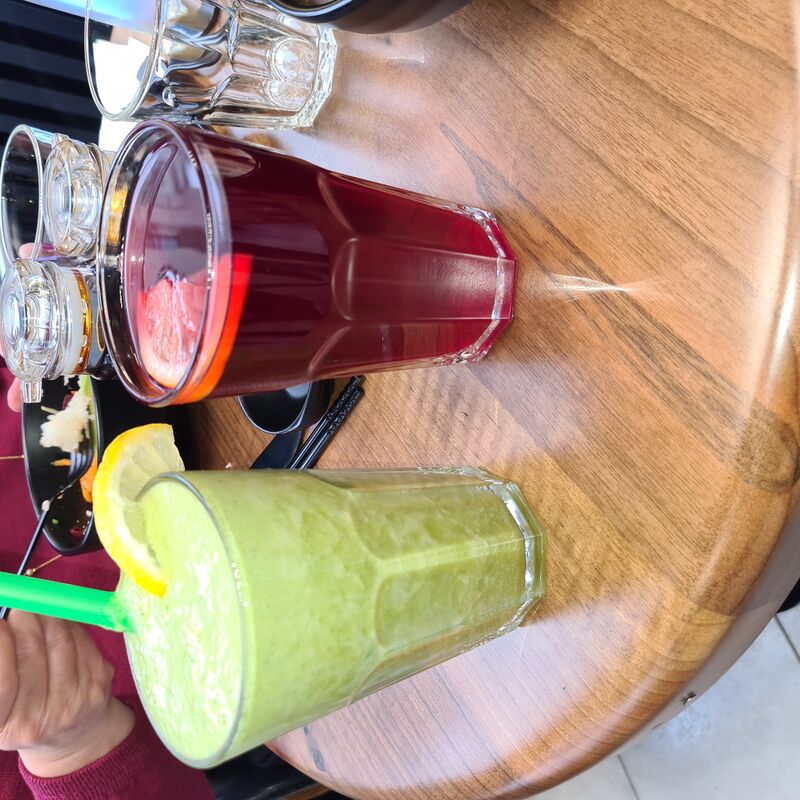 Boisson maison
Ananas gingembre citron menthe et Bissap citron menthe 