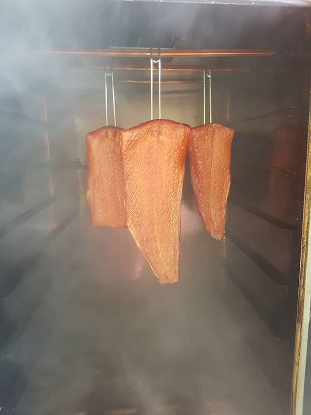 Wędzony łosoś Mowi