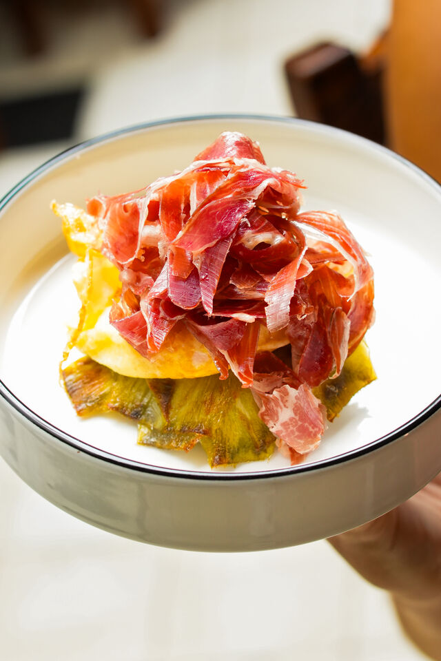 Alcachofa confitada-Huevo-Jamón ibérico