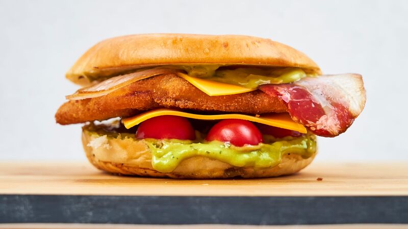 Avokado chicken flat burger