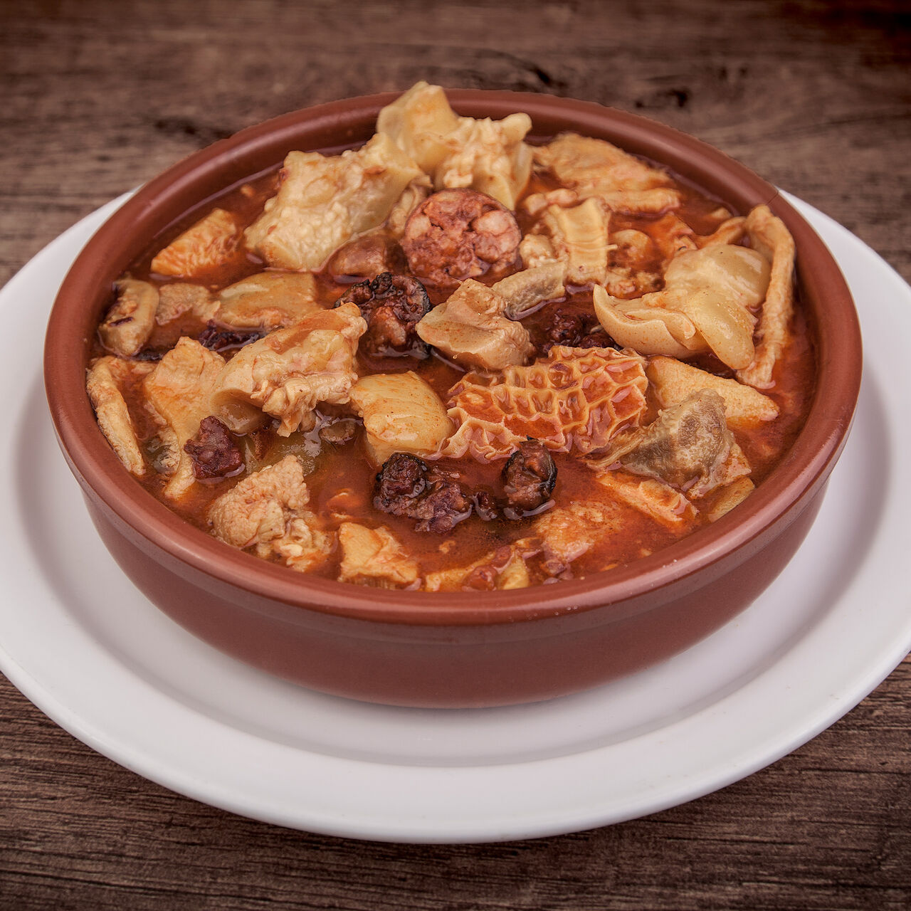 Callos a la madrileña caseros en cazuela.
