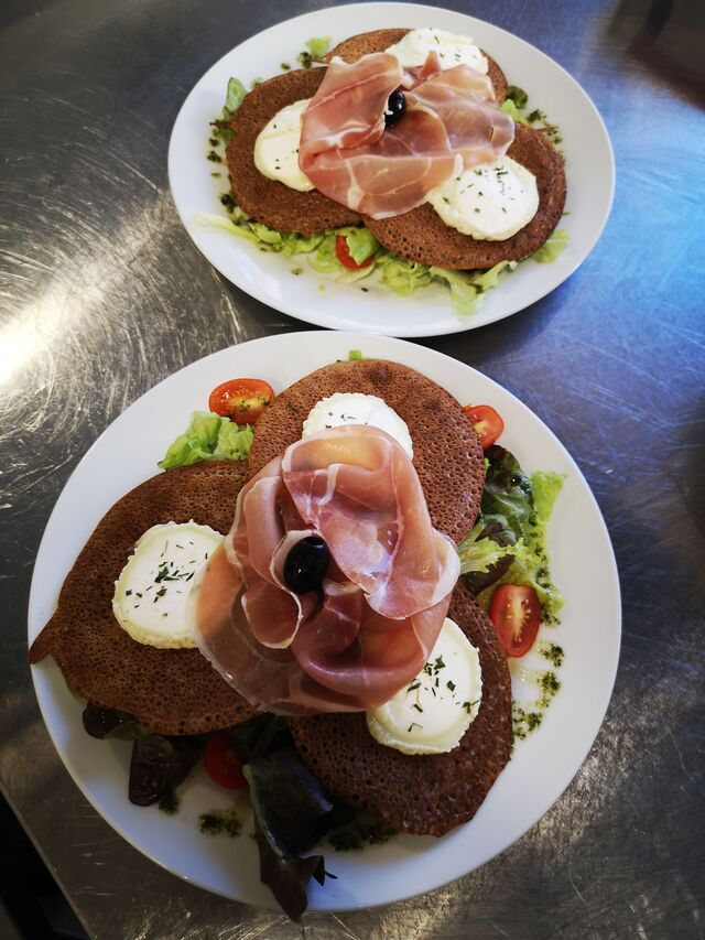 La salade Chavignol et ses mini galettes