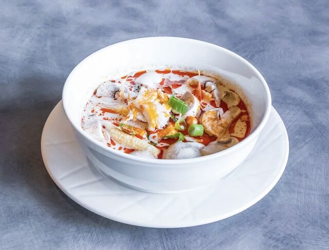 Tom Kha Kai
Soupe de poulet au lait de coco et galanga 