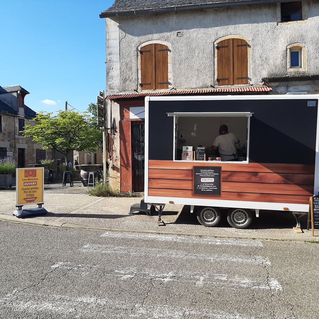 Puylagarde (en face de l'Auberge des deux bois)