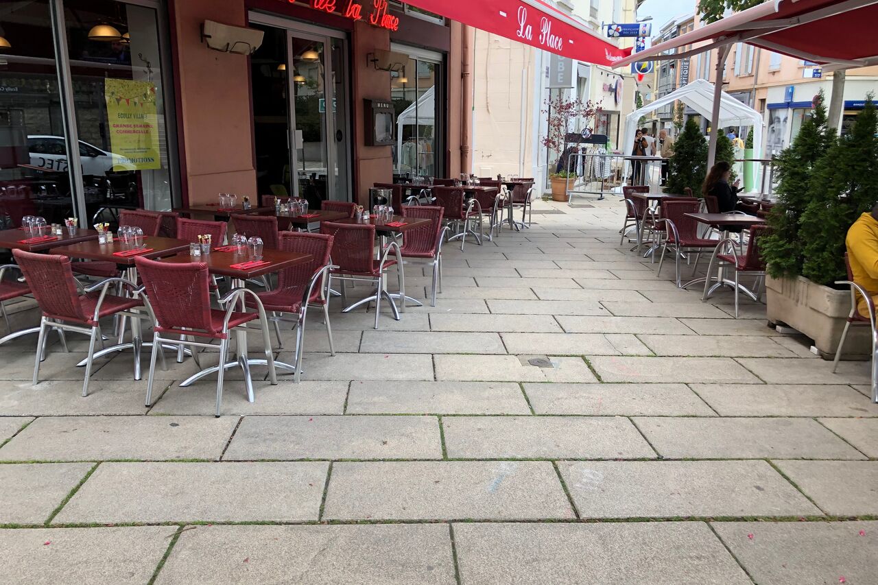 La terrasse au cœur du village