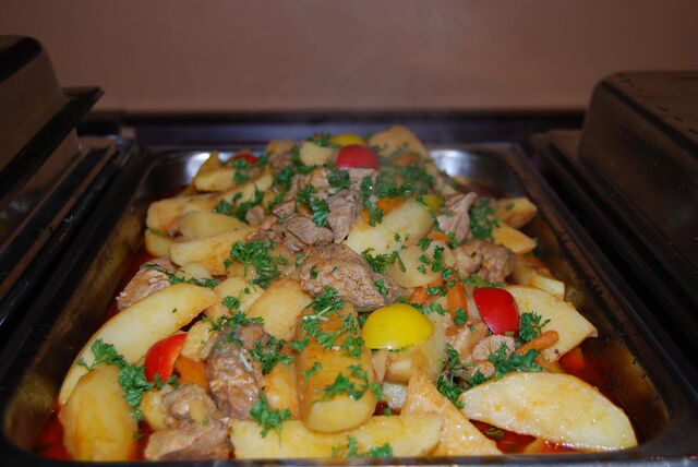 Putengeschmortes mit Kartoffel
Жаркое из индейки