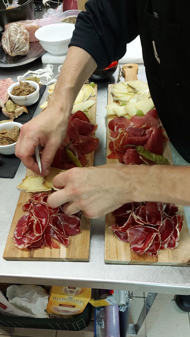 Soirée tapas dégustation de charcuteries