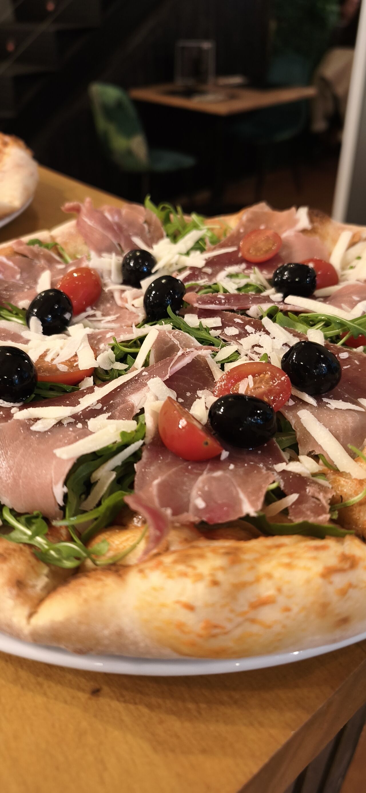 Pizza Rúcula y Jamón serrano italiana