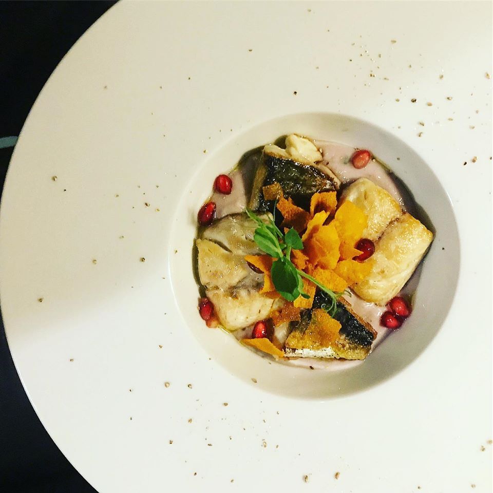 Fatit Samak! Crema di melanzane affumicate e patate viola con filetto di sgombro e pane fritto !
