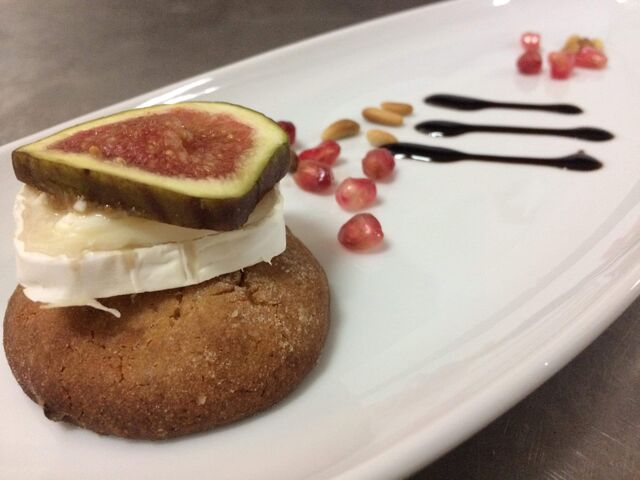 Broa Mel, Brie, Figo e Romã - New Years 17/18