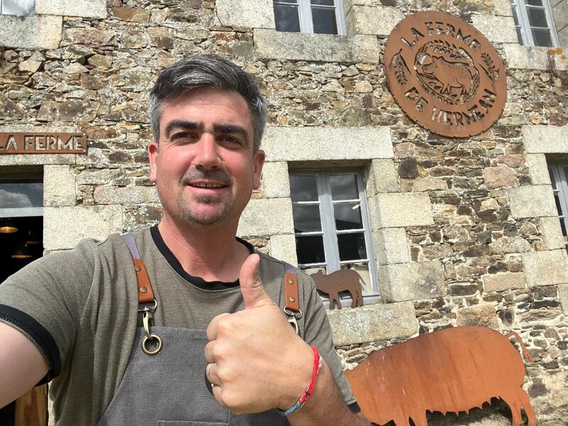 Ferme Bio de Kernean. De magnifiques cochons élevés en bio par Antoine et son équipe.