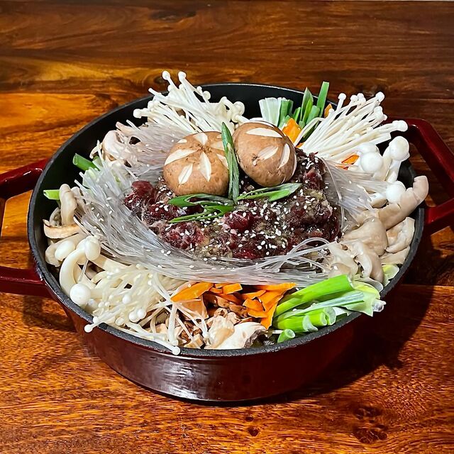 26 000 HUF Mushroom Bulgogi Hotpot ( Only Reservation)