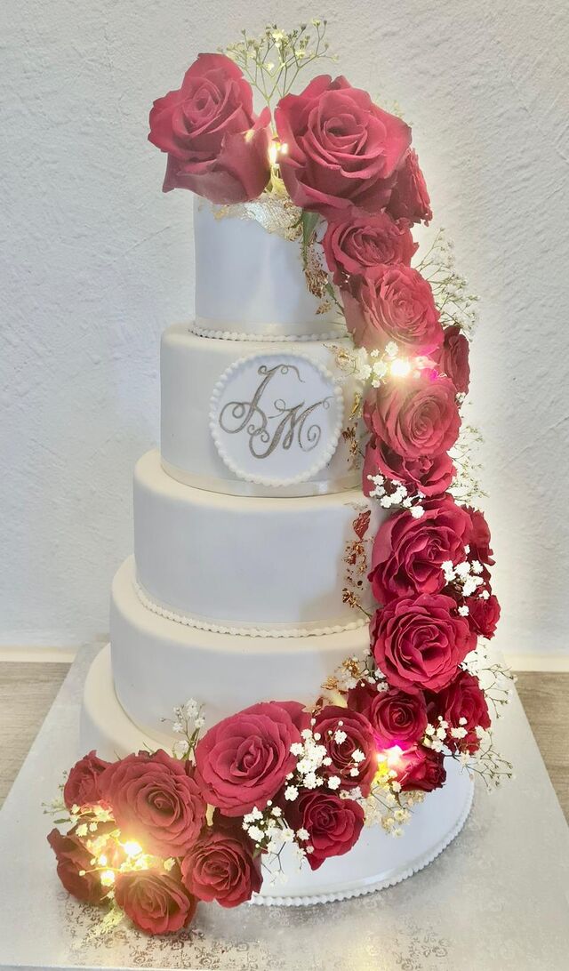 WEDDING CAKE