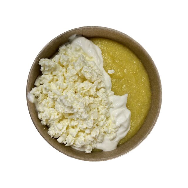 Mămăliguță cu brânză și smântână 