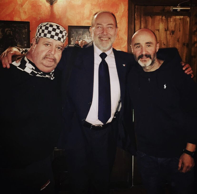 Con el periodista Mexicano Toño Muñiz 