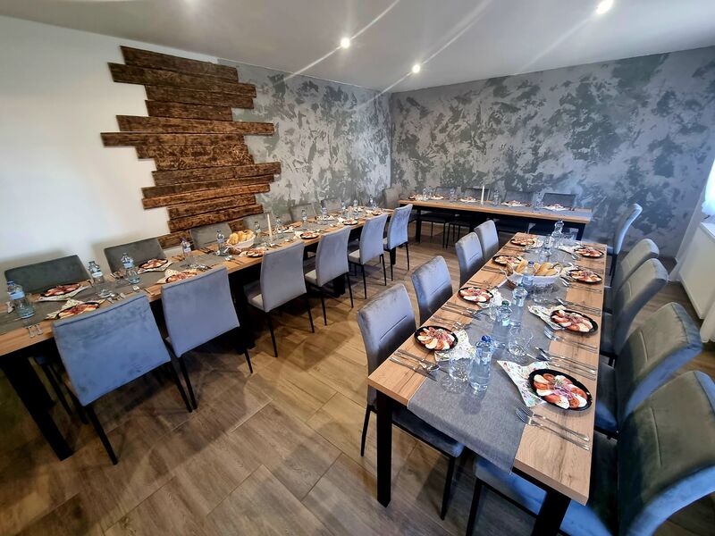 Salónik so samostatným vchodom 