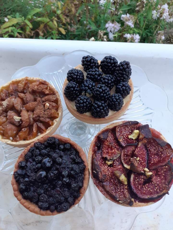 Tartelette mûre, figue noire, mirabelle, cassis
4€