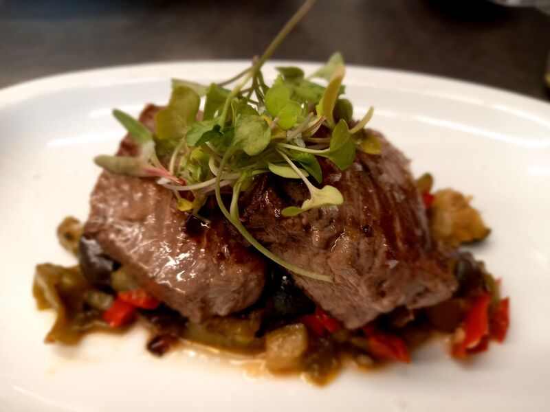 Atún a la plancha con verduritas de la huerta