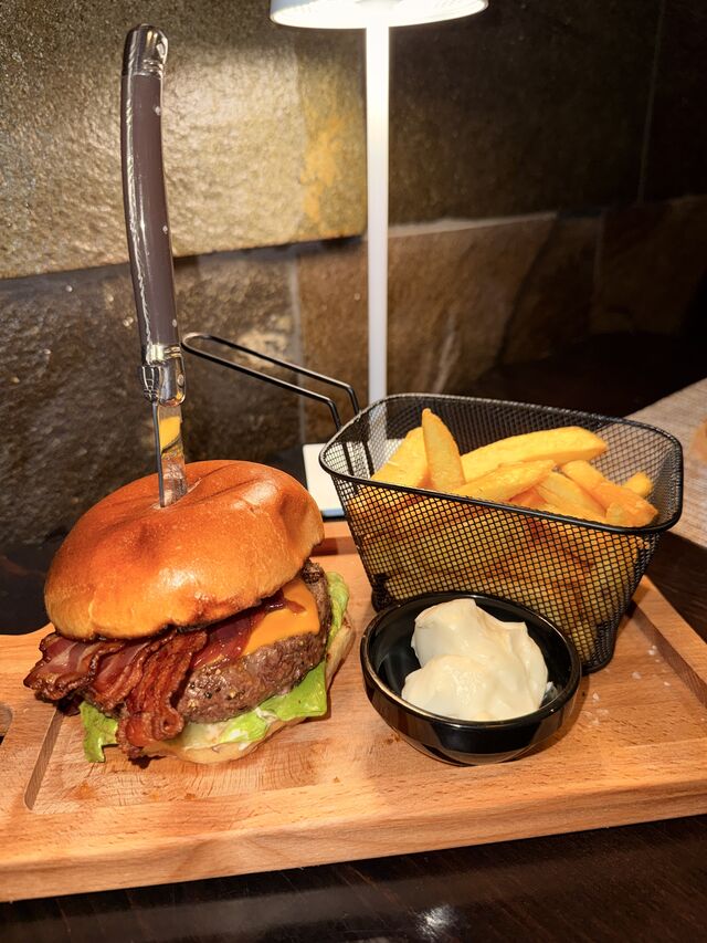 Aioli Bacon Burger
