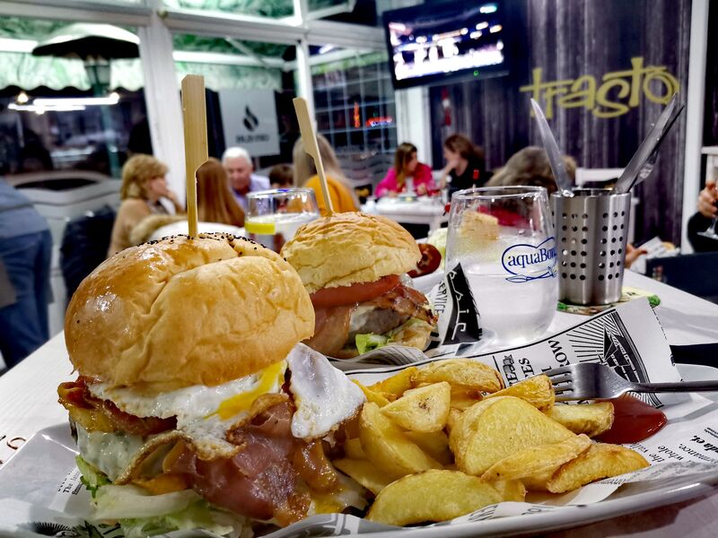 Hamburguesas con patatas 