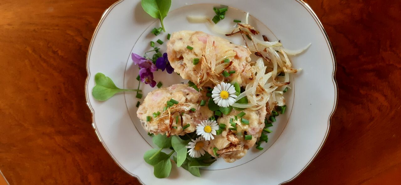 Wurstknöpfle mit geschmelzten Zwiebeln