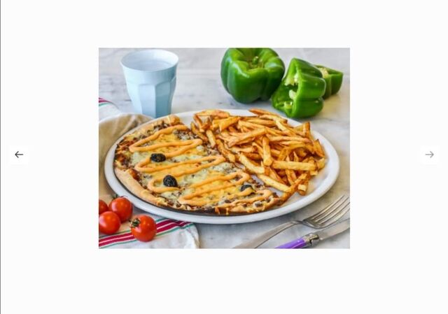 Menu Étudiant : 6.50€
- Frites
- Demi pizza au choix (29cm)
- boisson (33cL) ou dessert (cookie ou donut) 