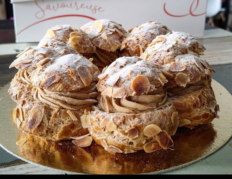 Paris-Brest (Couronne de choux : crème pâtissière au praliné noisette/amande)