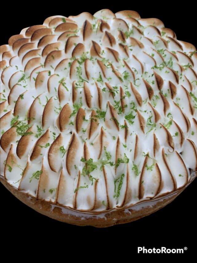 Tarte citron meringuée
Pâte sablée amandes
Crémeux citron (fruits frais)
Meringue italienne 