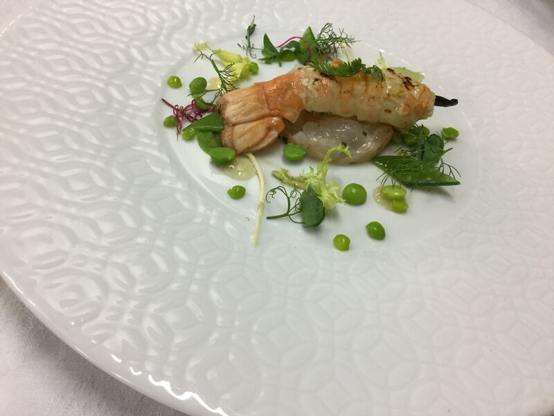 Langoustine rôtie coulis de roquette.