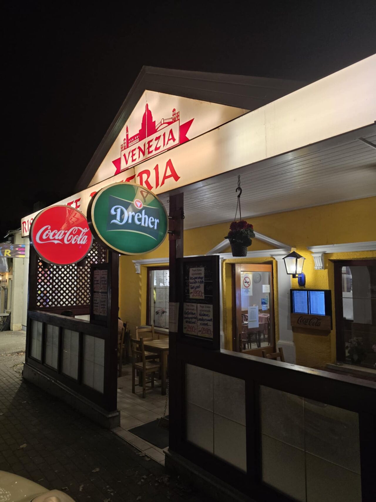 A Venezia Étterem és Pizzéria – Gyertyás Vendéglő