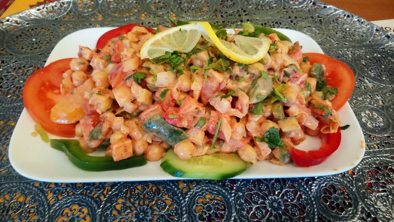 Chicken Chana chat Salad ? sałatka z kurczakiem i ciecierzycą 