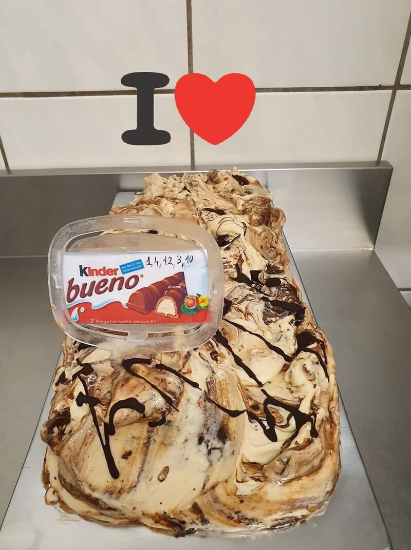 Kinder Bueno Eis 