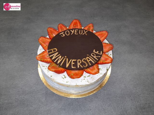 Naked cake sur mesure sans produits laitiers : coco, citron vert, fraises (8 pers)