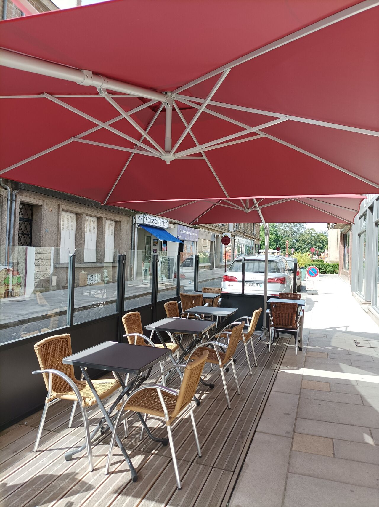 La Terrasse CALME & ENSOLEILLÉE