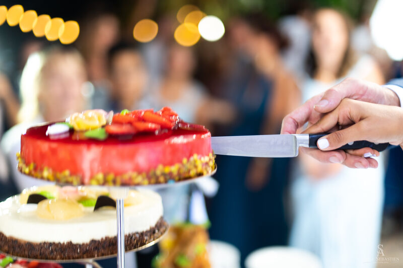 Pièce montée à l'Américaine avec des entremets aux saveurs variées.