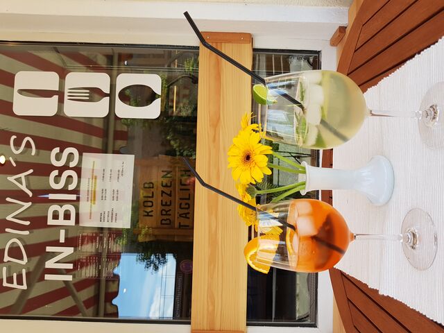 
Aperol Spritz 5,40
Hugo 5,10