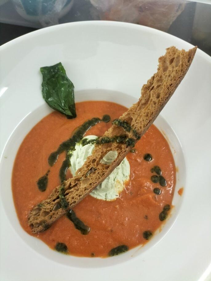 Gaspacho crème de tomate au basilic
