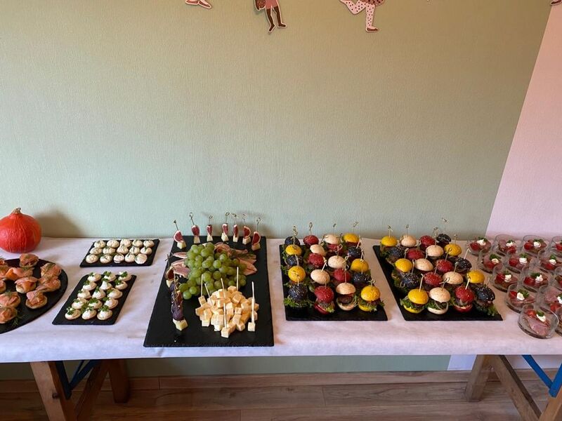 Bunte Mini Burger! EIn Blickfang auf jedem Buffet!