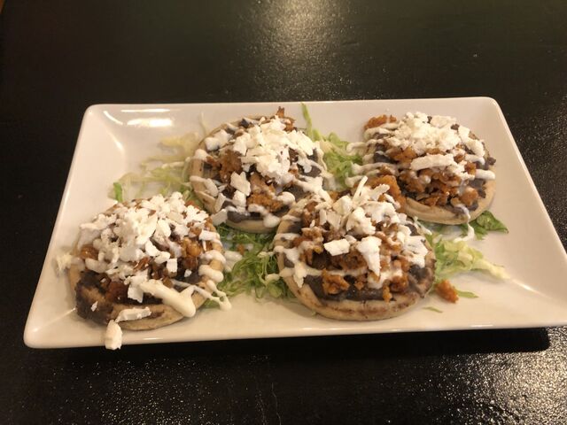 sopes de chorizo