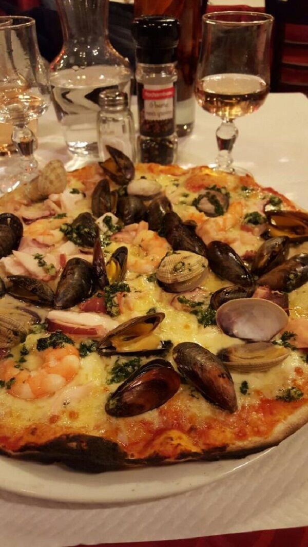 Goutez à notre pizza aux fruits de mer