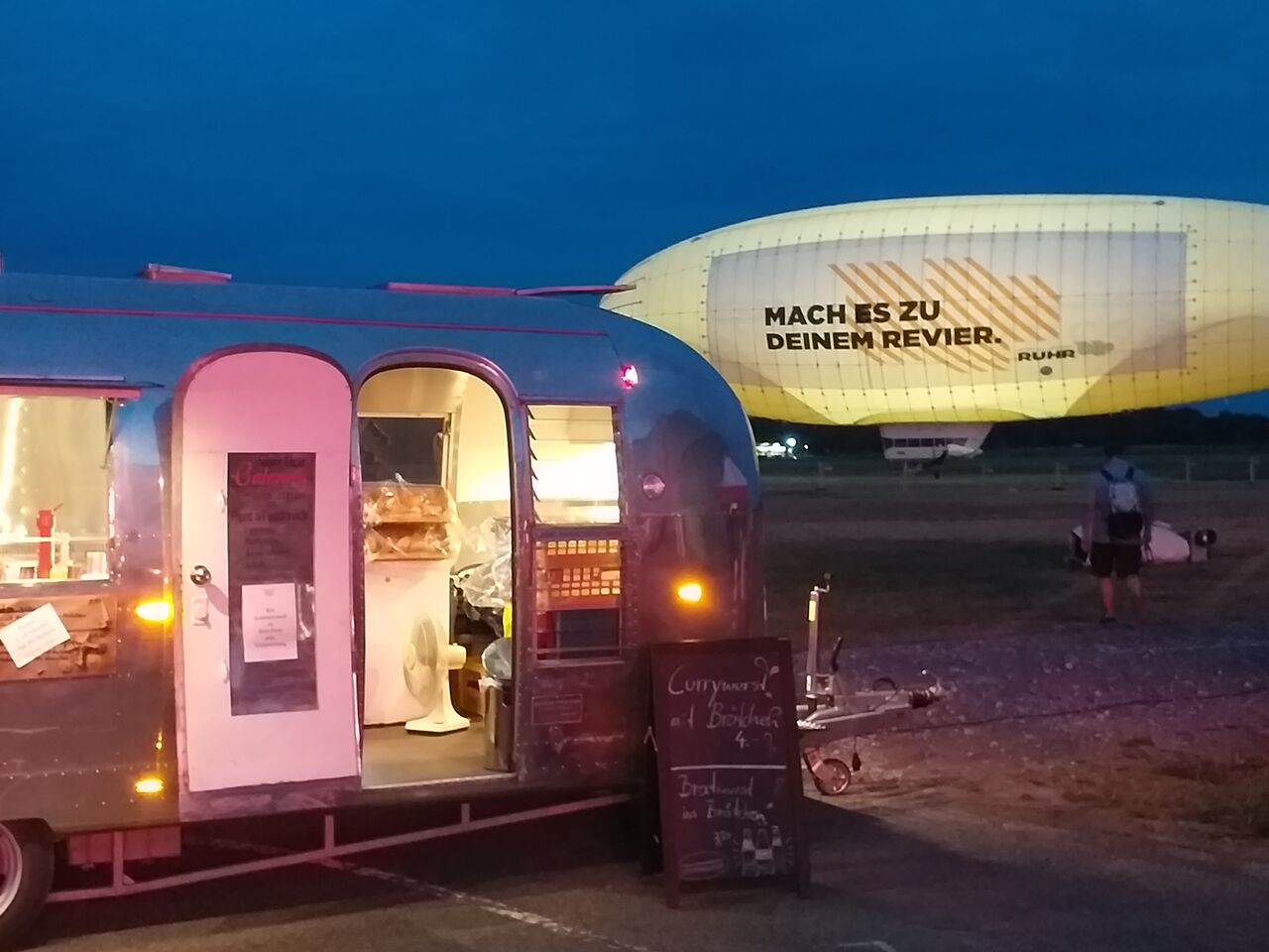 Catering politische Veranstaltung Flughafen Essen / Mülheim
WDL
